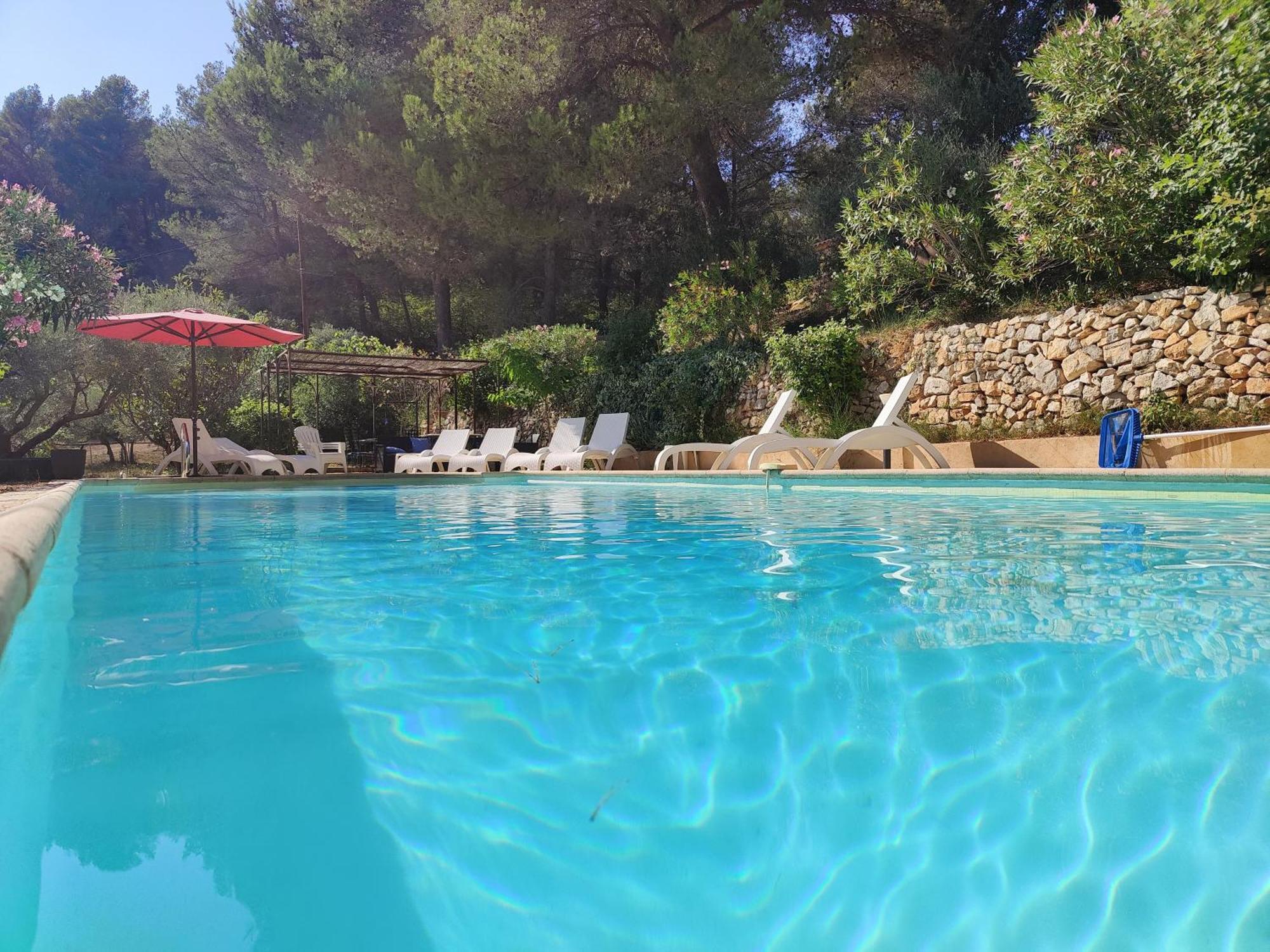Villa Cigalons En Pleine Pinede Avec Piscine Chauffee De Mai A Septembre Auriol Bagian luar foto
