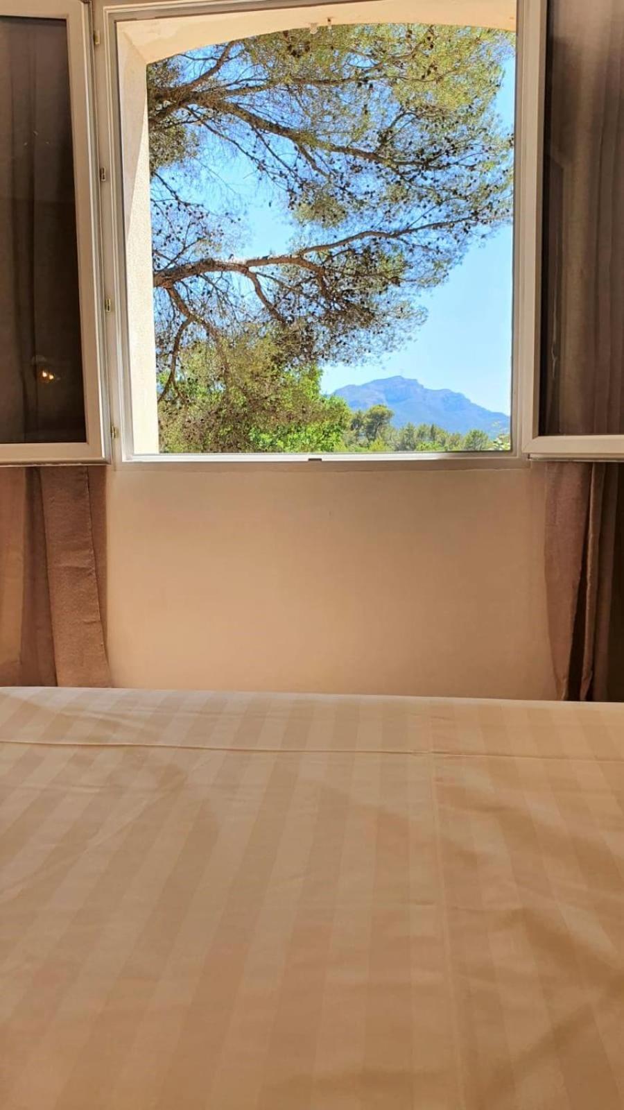 Villa Cigalons En Pleine Pinede Avec Piscine Chauffee De Mai A Septembre Auriol Bagian luar foto